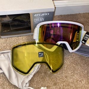 NWT Giro “Dylan” women’s snow goggles HOT PINK